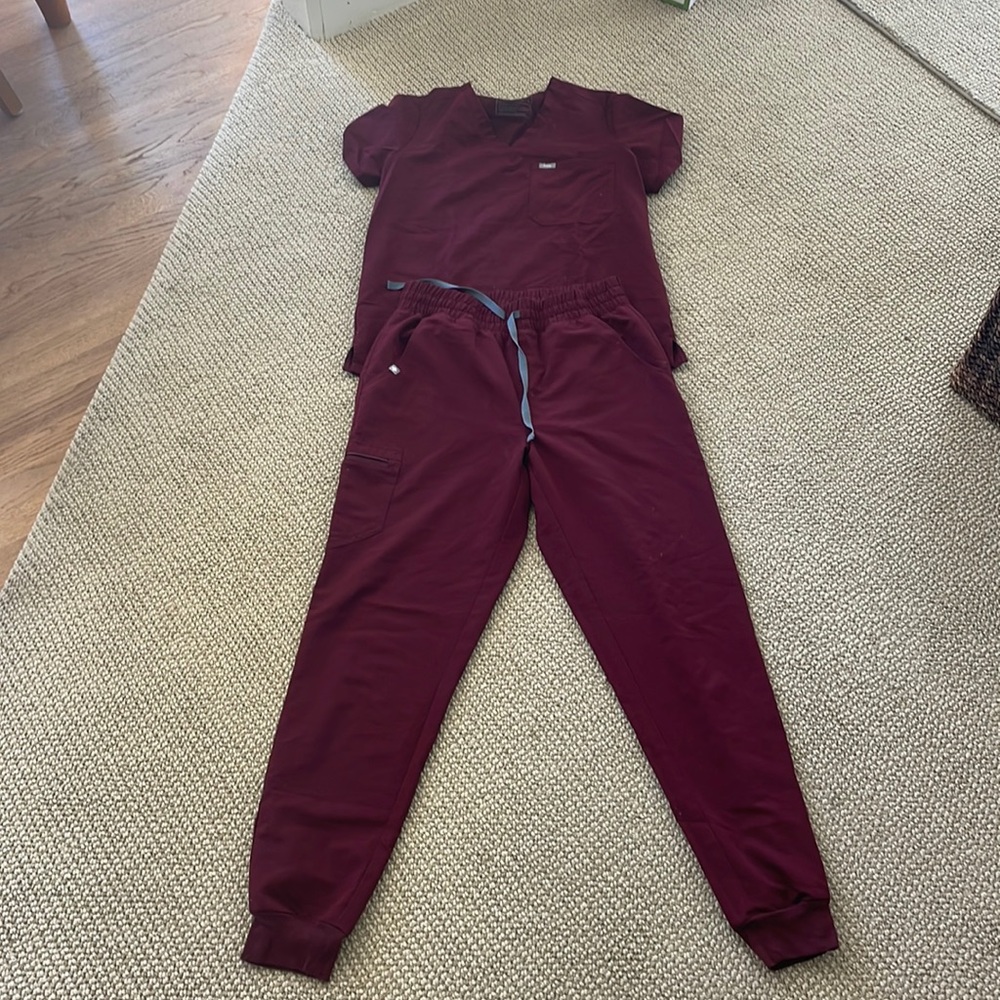 FIGS High Waisted Jogger and Top in Maroon